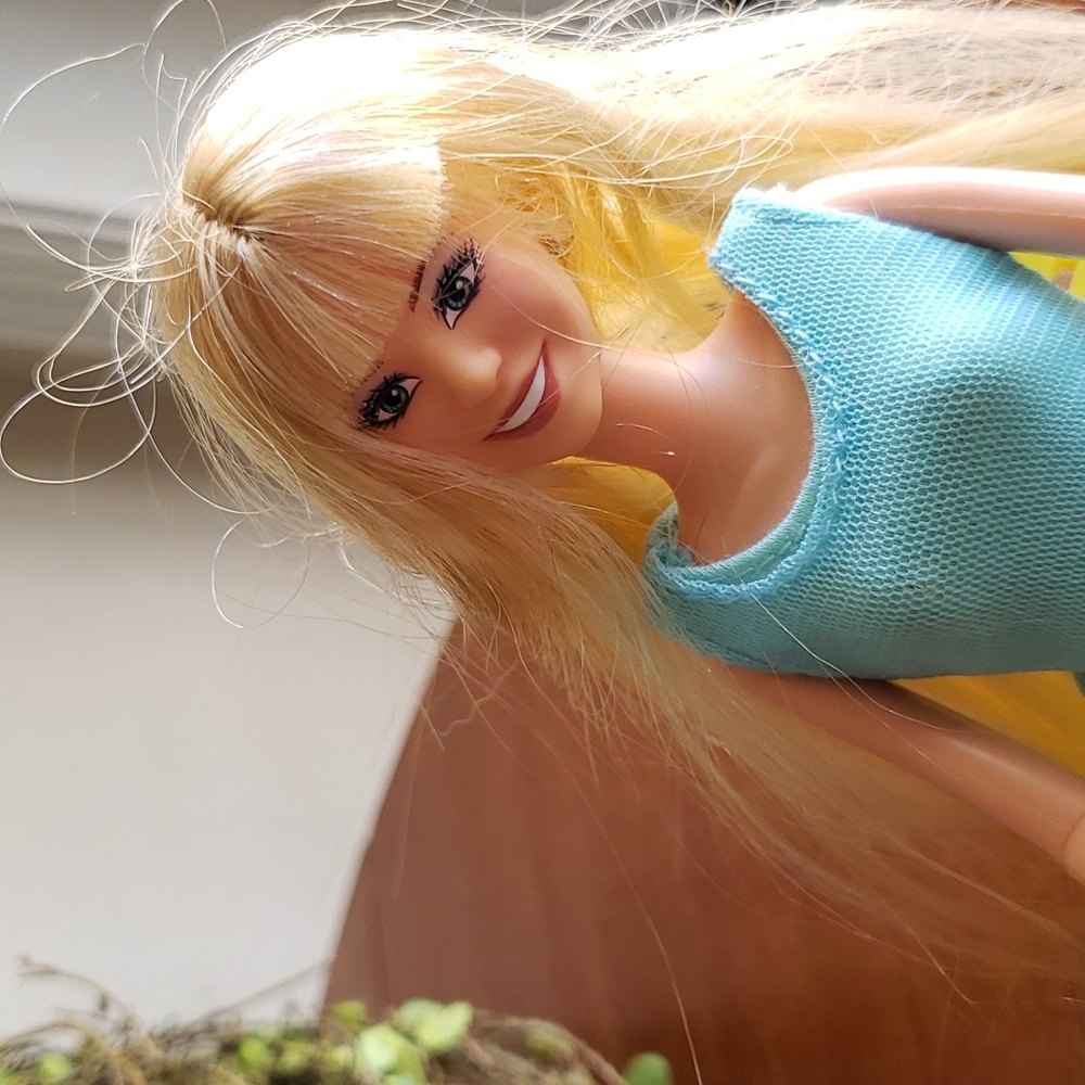 Rare Disney Hannah Montana BFF Lilly Summer Surf Shop dolls and accessories - Picture 6 of 14